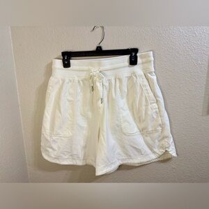 Athleta Farallon Cream Women’s‎  Midi Shorts- Medium